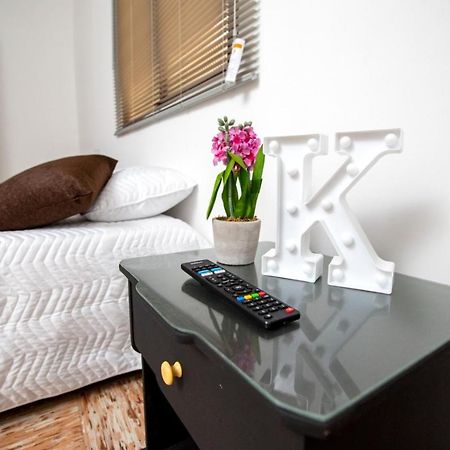 Komodo Alojamiento- Hostal Autoservicio, Ubicado Cerca Al Centro Historico - Bano Privado, Wifi , Cama 2X2 Y Agua Caliente Y Cocina Compartida Popayán Buitenkant foto