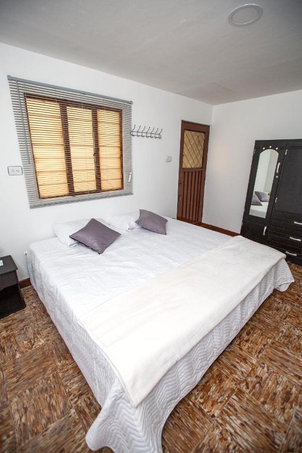 Komodo Alojamiento- Hostal Autoservicio, Ubicado Cerca Al Centro Historico - Bano Privado, Wifi , Cama 2X2 Y Agua Caliente Y Cocina Compartida Popayán Buitenkant foto