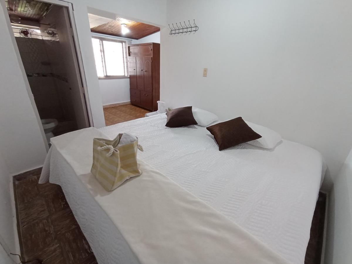 Komodo Alojamiento- Hostal Autoservicio, Ubicado Cerca Al Centro Historico - Bano Privado, Wifi , Cama 2X2 Y Agua Caliente Y Cocina Compartida Popayán Buitenkant foto