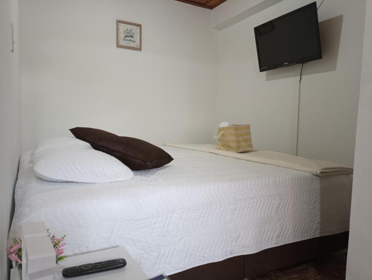 Komodo Alojamiento- Hostal Autoservicio, Ubicado Cerca Al Centro Historico - Bano Privado, Wifi , Cama 2X2 Y Agua Caliente Y Cocina Compartida Popayán Buitenkant foto
