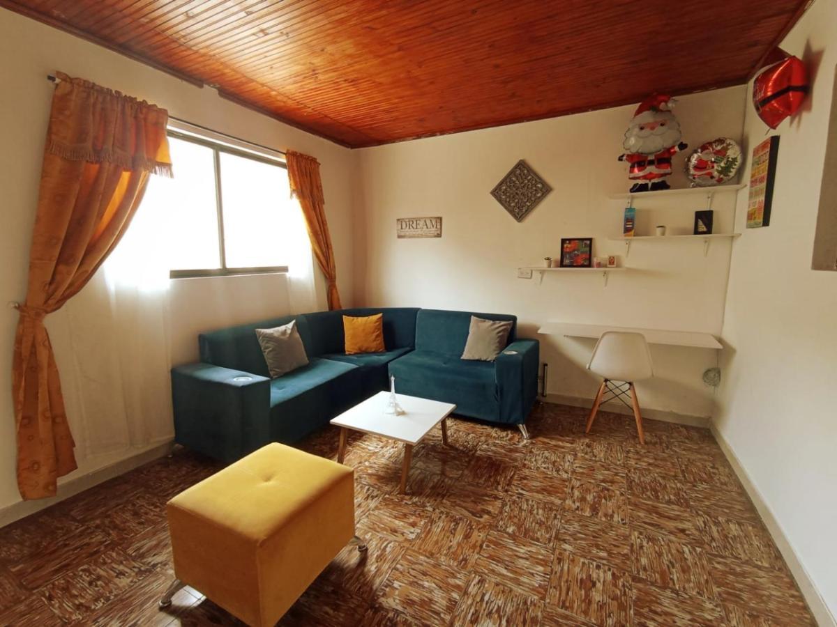 Komodo Alojamiento- Hostal Autoservicio, Ubicado Cerca Al Centro Historico - Bano Privado, Wifi , Cama 2X2 Y Agua Caliente Y Cocina Compartida Popayán Buitenkant foto