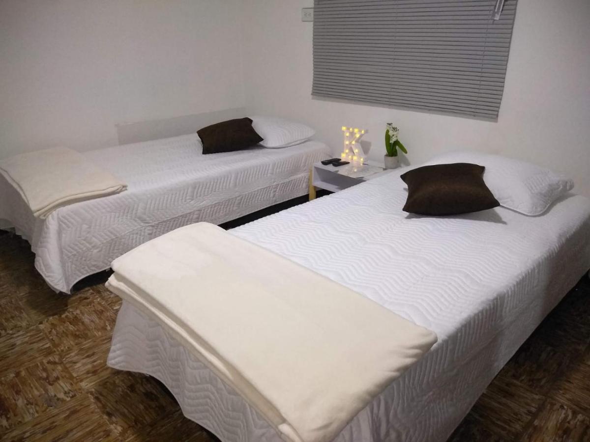 Komodo Alojamiento- Hostal Autoservicio, Ubicado Cerca Al Centro Historico - Bano Privado, Wifi , Cama 2X2 Y Agua Caliente Y Cocina Compartida Popayán Buitenkant foto
