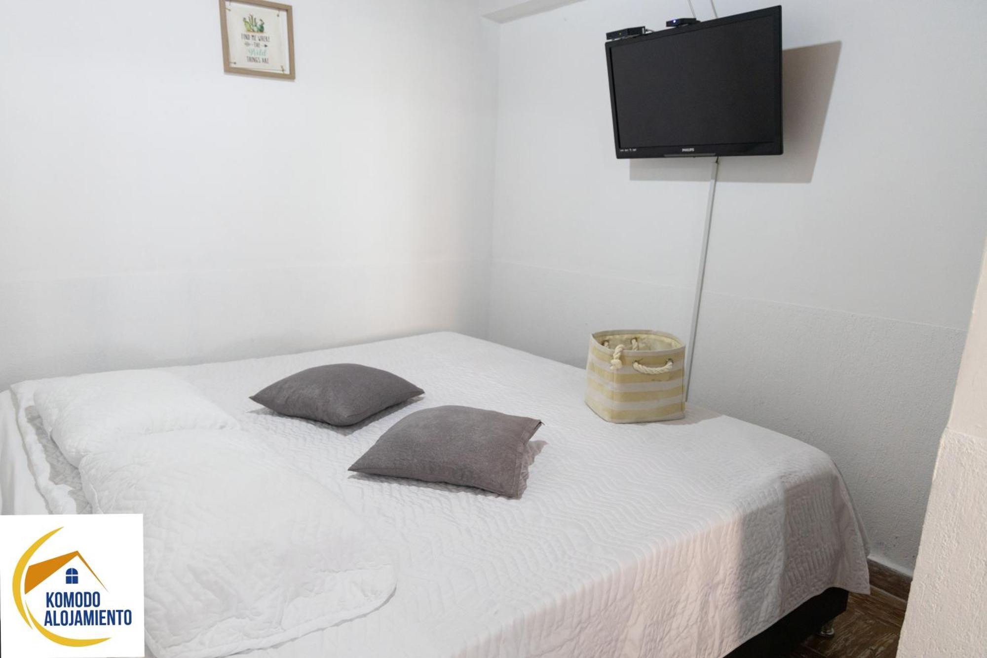 Komodo Alojamiento- Hostal Autoservicio, Ubicado Cerca Al Centro Historico - Bano Privado, Wifi , Cama 2X2 Y Agua Caliente Y Cocina Compartida Popayán Buitenkant foto