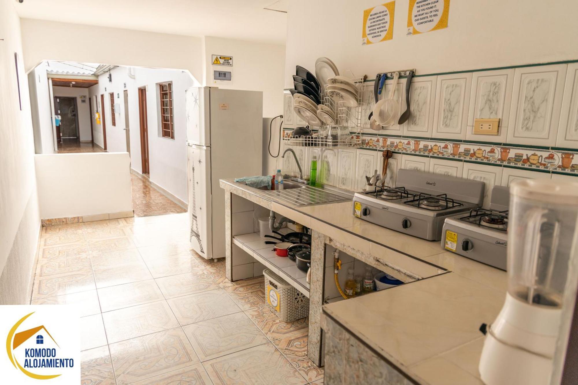 Komodo Alojamiento- Hostal Autoservicio, Ubicado Cerca Al Centro Historico - Bano Privado, Wifi , Cama 2X2 Y Agua Caliente Y Cocina Compartida Popayán Buitenkant foto